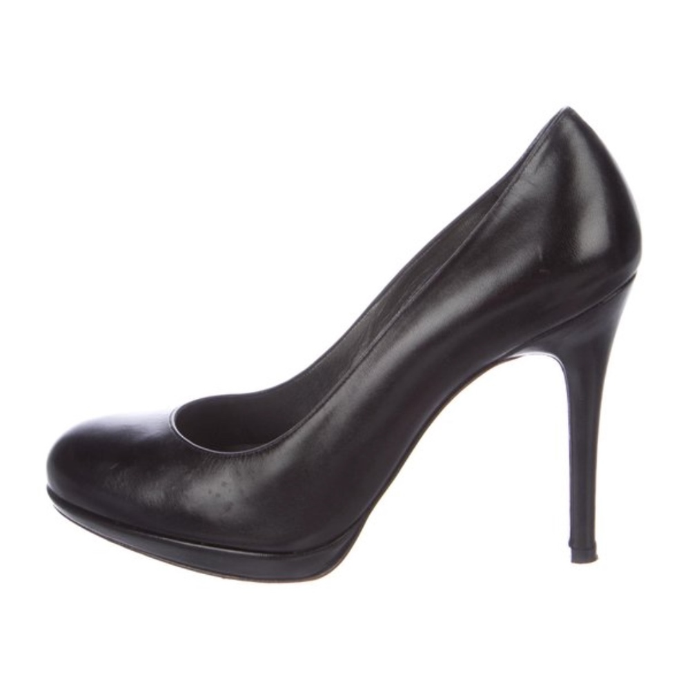 STUART WEITZMAN Leather Round-Toe Pumps | 9